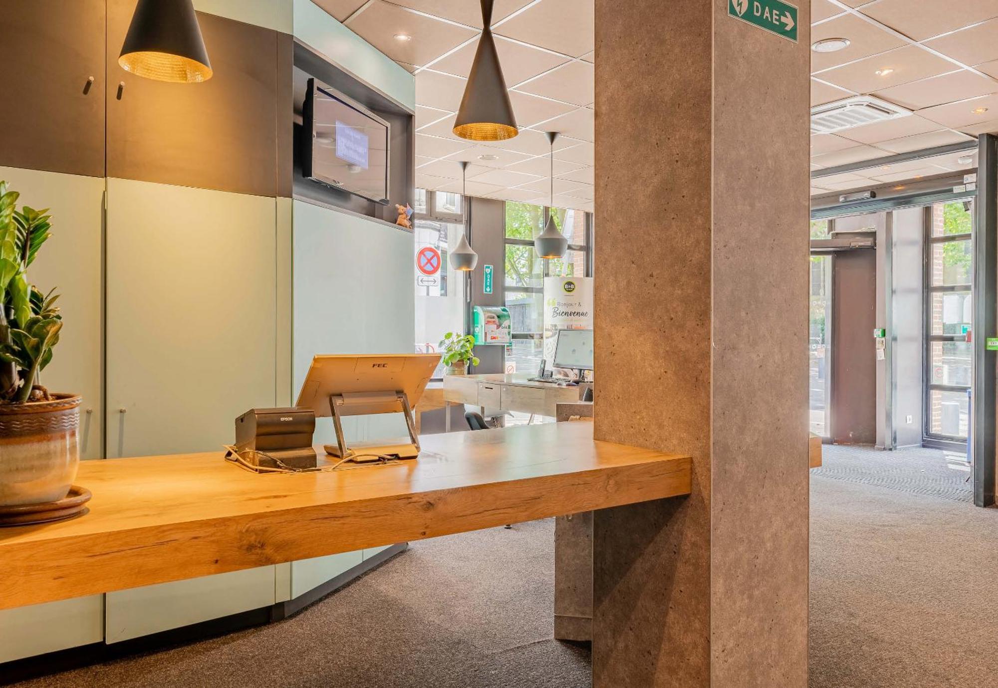 B&B Hotel Arras Centre Les Places Екстериор снимка